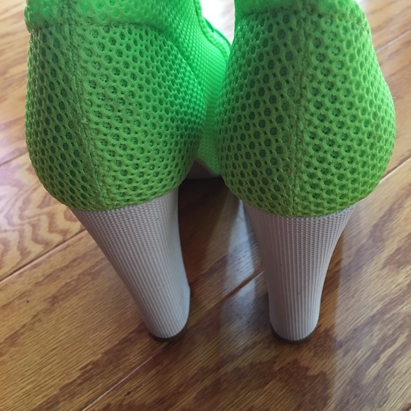 *RARE* Jeffrey Campbell neon green Litas - Picture 4 of 8
